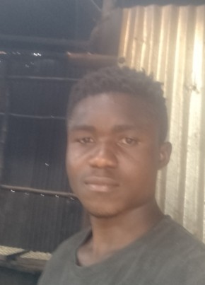 Mumbere rophasi, 22, Uganda, Kasese