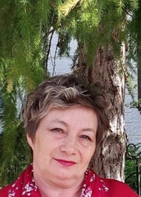 Галина, 55, Россия, Варна