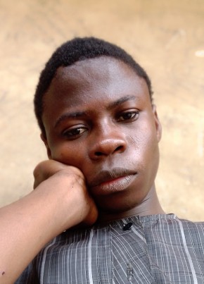Olanrewaju, 21, Nigeria, Saki