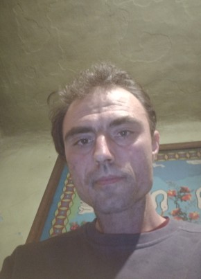 Parvu eduard edi, 35, Romania, București