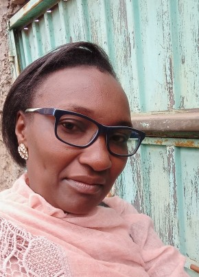 Esther Muchai, 45, Kenya, Nairobi
