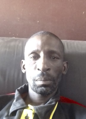 T.man, 45, iRiphabhuliki yase Ningizimu Afrika, IGoli