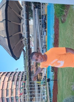 Ernest, 19, Kenya, Nairobi