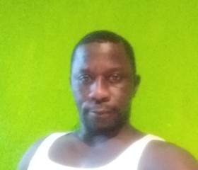 Moustapha kanout, 33, Braunschweig