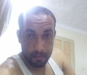 Taha, 30, Algiers
