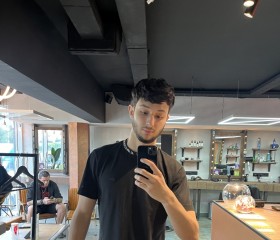 Artur, 19, Moscow