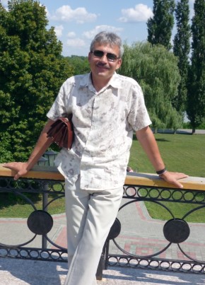 Сергей Смирнов из Миллерово 68 лет