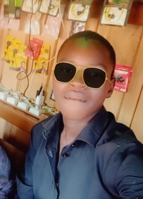 Sarki, 19, République centrafricaine, Berbérati