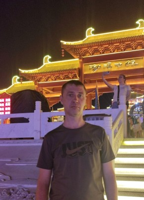 Денис из Владивостока 47 лет