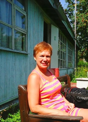Нина, 58, Россия, Гатчина