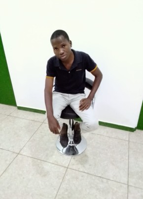 António Sebastiã, 21, República de Moçambique, Vila-de-Santiago-Maior