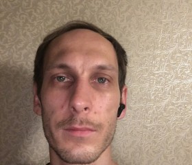 Maksim, 32, Saint Petersburg