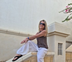 Veronika, 50, Cairo