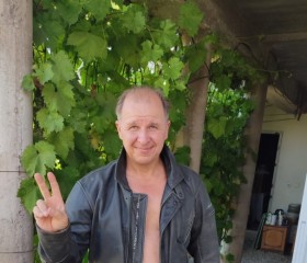 Валерий, 58 лет, Севастополь