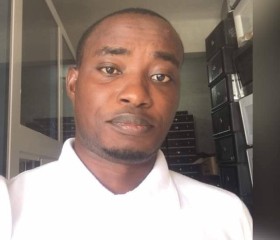 Zaneza, 36, Nungua