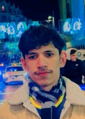 Hassan, 20, Estado Español, La Villa y Corte de Madrid
