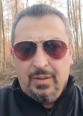 Valter из Brussel 47 лет