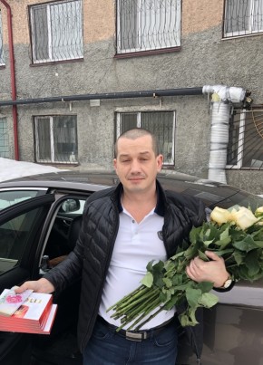 Андрей Анатольев