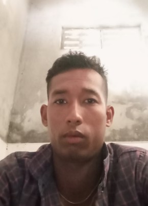 Aung из Meiktila 18 лет