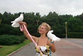 anna, 53 - Just Me