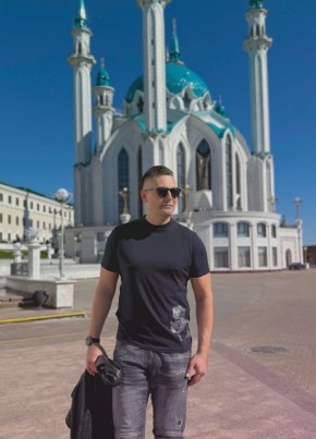 Артур из Курска 42 года