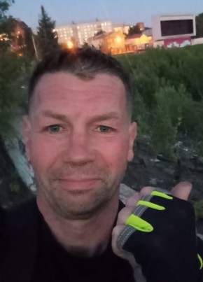 Денис из Твери 49 лет