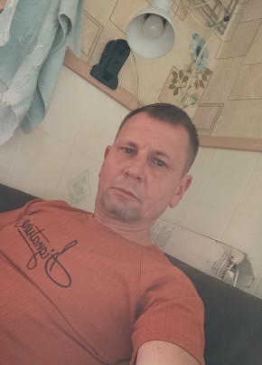 Олег из Новороссийска 46 лет