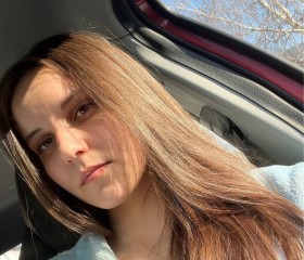 Karolina, 23, Saint Petersburg