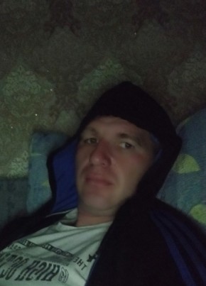 Aleksandr, 39, Russia, Novopokrovka