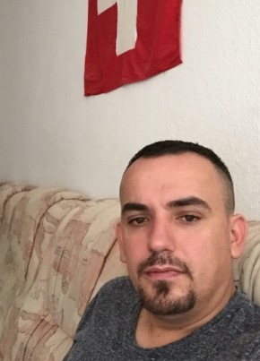 tonito, 37, Republika e Kosovës, Prishtinë