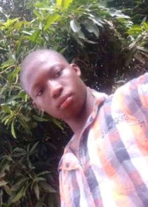 Joseph Eben Ezer, 21, Burkina Faso, Bobo-Dioulasso