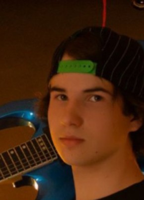 Ivan из Tiraspolul Nou 18 лет