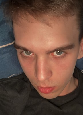 Александр из Внуково 21 год