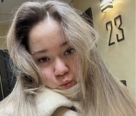 Polya, 24, Hong Kong