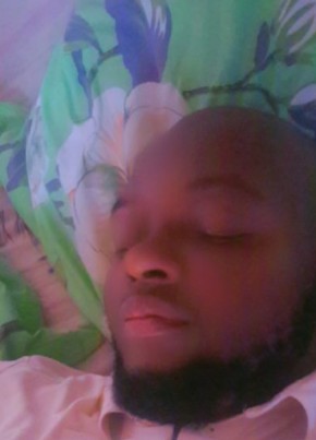 Franky из Douala 32 года