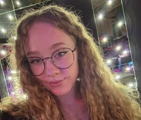 Aleksandra, 22, Yekaterinburg