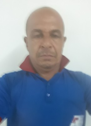 Gomes , 62, República Federativa do Brasil, Além Paraíba