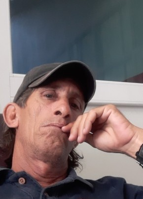 Luis, 19, Cuba, Santiago de las Vegas