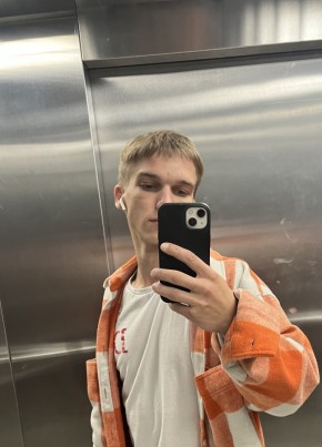 сергей из Воронежа 24 года