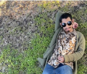 Moises, 25, Fresno (State of California)