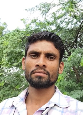 Saheb Yadav, 22, India, Ramnagar (Bihar)