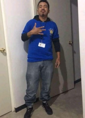 Alberto из Acuña 34 года