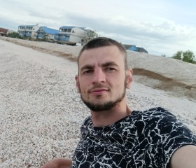 Lev, 32, Simferopol