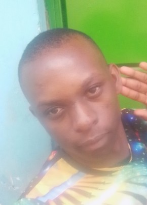 Viktor из Naivasha 22 года