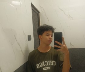 Ronan, 18, Lumbang