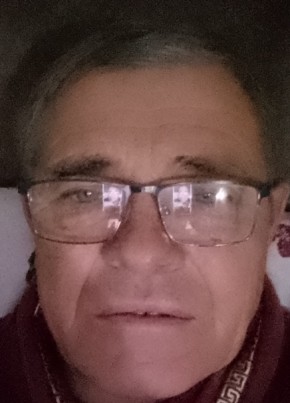 Иван, 61, Россия, Челбасская