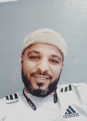 Hamza, 37, People’s Democratic Republic of Algeria, Algiers