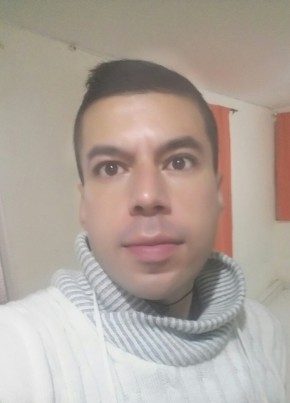 Mauricio Peñuela, 22, República de Colombia, Santafe de Bogotá