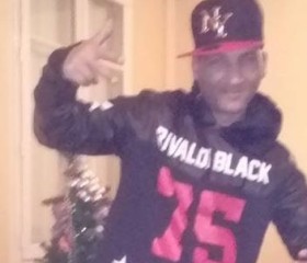 Chouaib, 43, Saintes