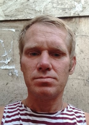 Валерий из Астрахани 42 года